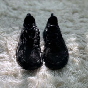 Black Boys Puma Sneakers Non Tie Size 11